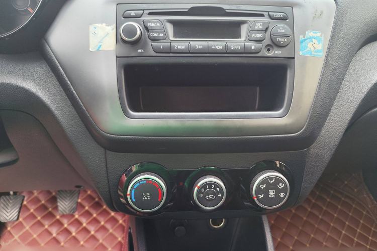 Used Kia K2 2015 Sedan 1.4L MT GLS
