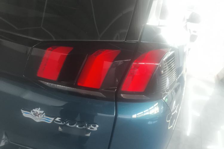 Used Peugeot 5008 2017 380THP 7-Seater Elite Edition