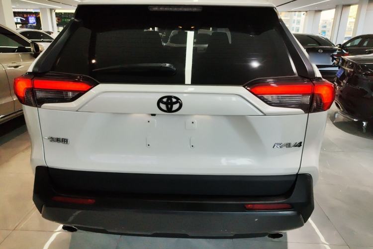 Used Toyota RAV4 2022 2.0L CVT Two-Wheel Drive Fashion Edition
