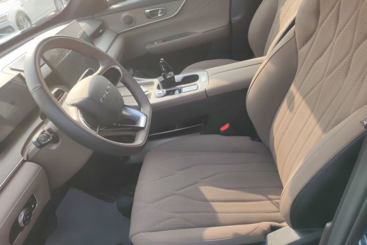 Used Chery Tiggo 8 PLUS C-DM 2025 1.5T 116 km Prestige Version 5 Seats
