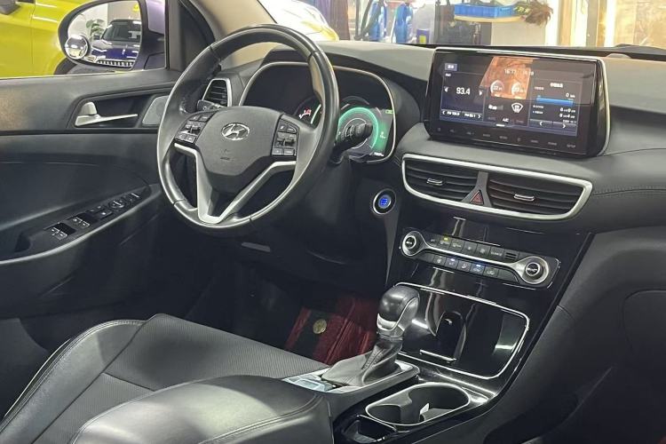 Used Hyundai Tucson 2019 280TGDi Dual-Clutch Two-Wheel Drive Fashion Edition China VI Standard