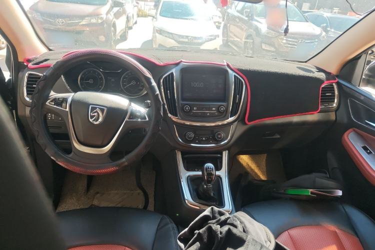 Used Baojun 560 2015 1.8L Manual Elite Model