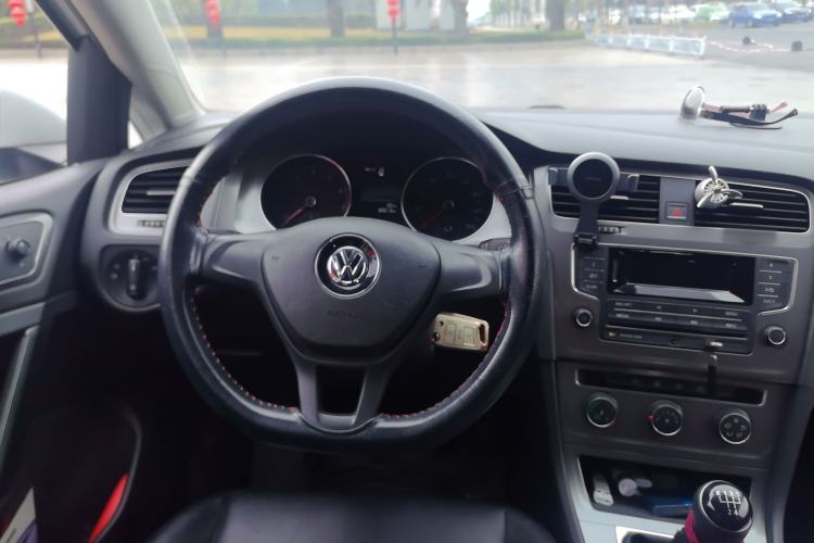 Used Volkswagen Golf 2014 1.6L Manual Fashion Edition