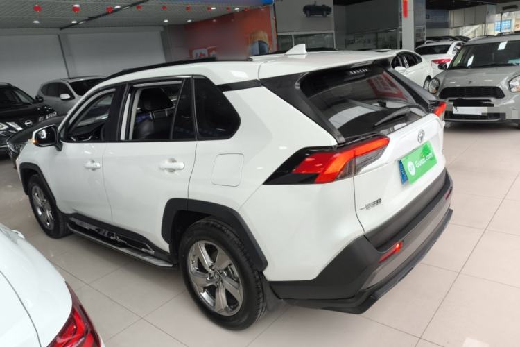 Used Toyota RAV4 2021 2.0L CVT Two-Wheel Drive Fashion PLUS Edition
