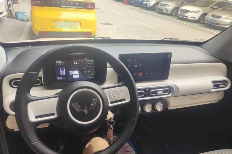 Used Wuling Hongguang MINIEV 2024 3rd Generation 215km Advanced Version
