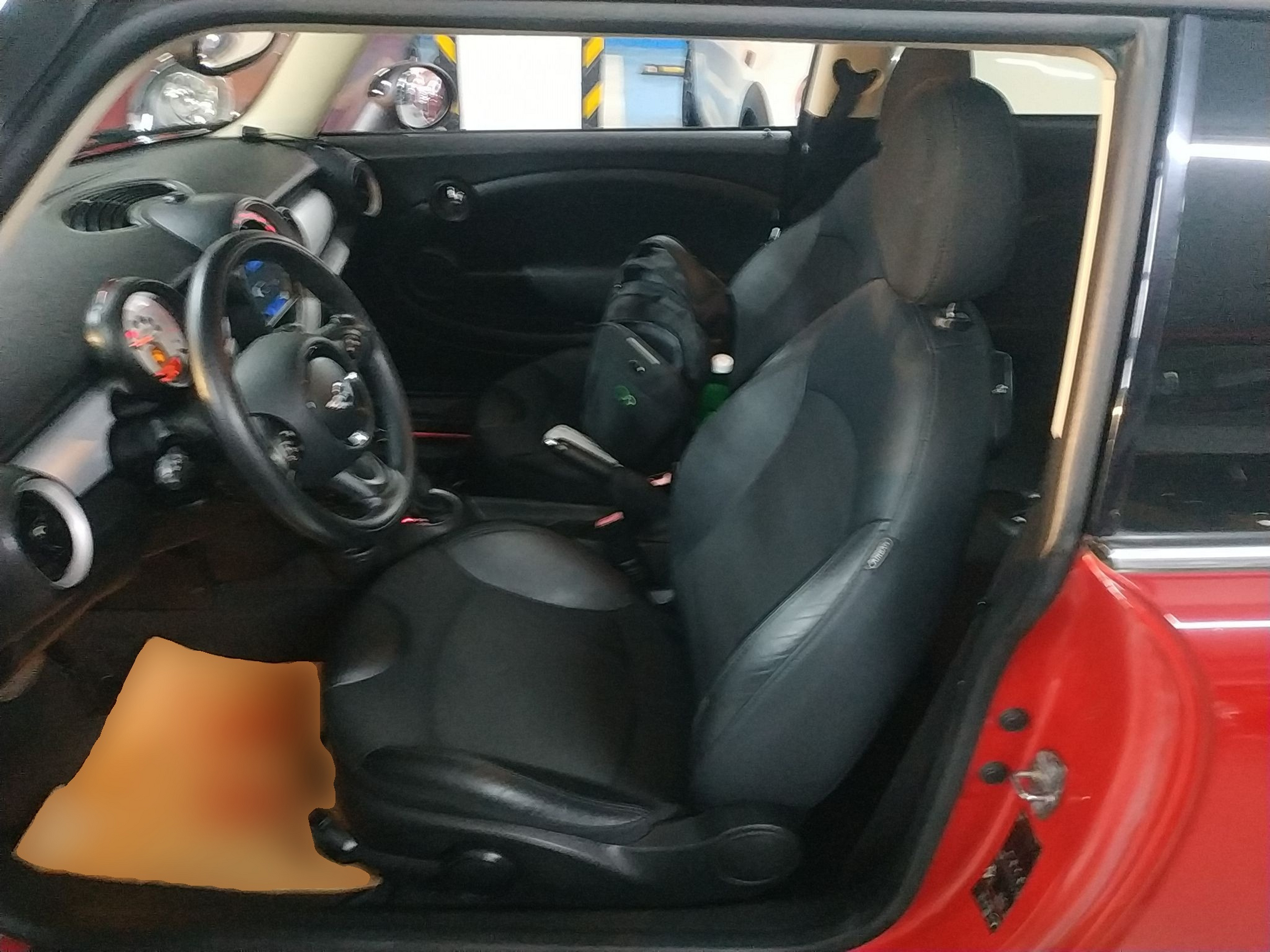 Переднее сиденье в автомобиле