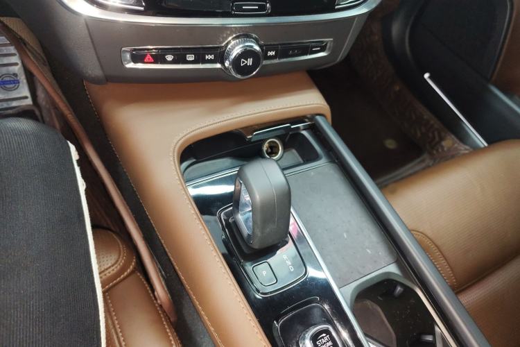 Used Volvo V90 2022 Cross Country B5 AWD Prestige Edition
