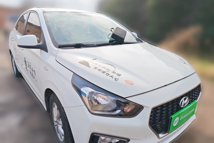 Used Hyundai Verna (older generation) 2017 1.4L Manual Colorful Skyroof Version China V Standard