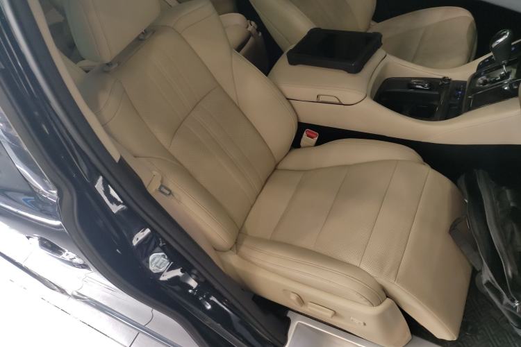 Used Toyota Vellfire 2021 Crown Dual-Engine 2.5L HV Supreme Edition
