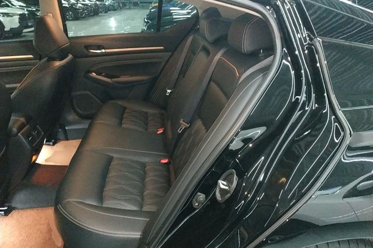 Used Nissan Teana 2024 2.0L SV Black Gold Edition
