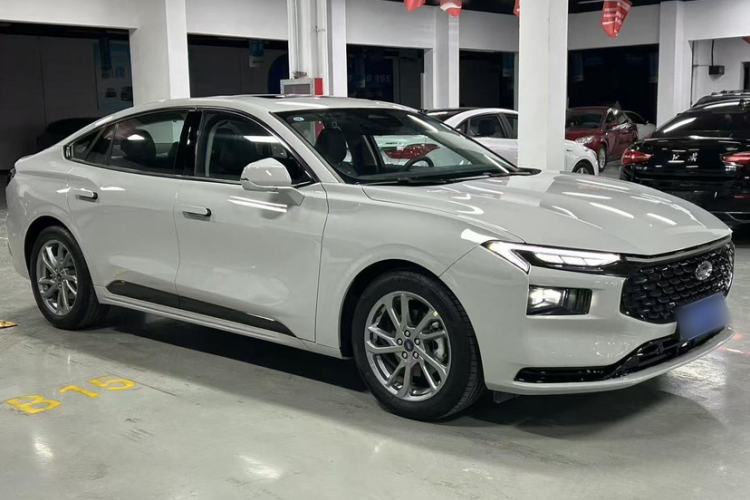 Used Ford Mondeo 2023 EcoBoost 180 Luxury Model
