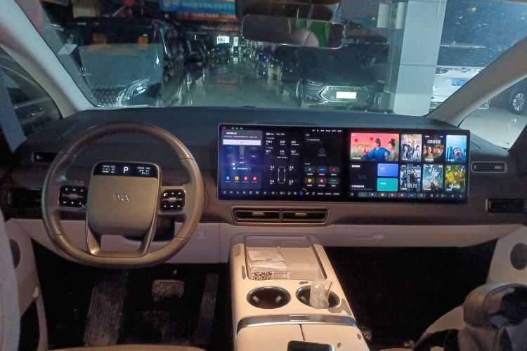 Used Li Auto MEGA 2024 Ultra Model
