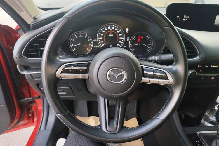 Used Mazda Mazda 3 Axela 2020 1.5L Automatic Luxury Version
