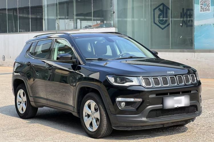 Used  Compass 2017 200T Automatic Enjoyment Version
