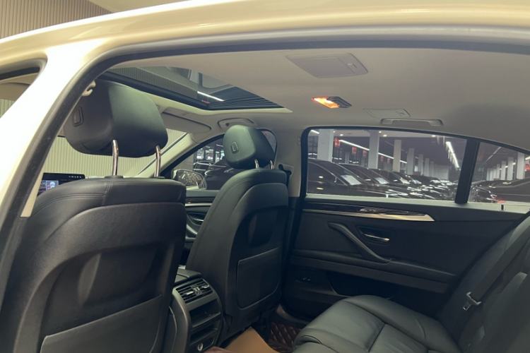 Used BMW 5 Series 2014 525Li Leading Model
