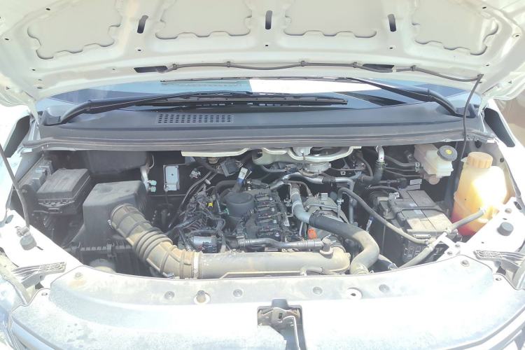 Used FORTHING Lingzhi 2024 M5L 1.5T Manual Base Model 7 Seats
