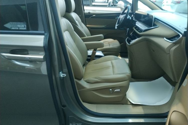 Used Buick GL8 2021 ES Land Cruiser 653T Luxury Edition