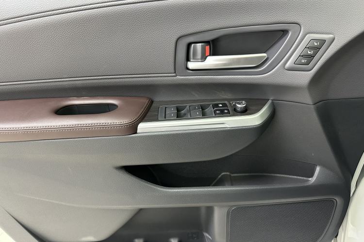 Used Toyota Granvia 2026 Model 2.5L Hybrid Prestige PLUS Four-Wheel Drive Edition