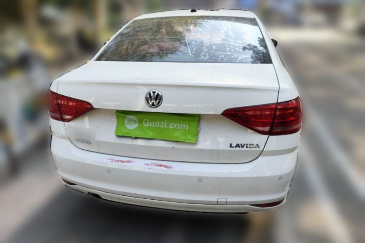 Used Volkswagen Lavida 2015 1.6L Manual Fashion Edition
