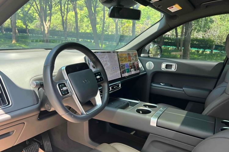 Used Li Auto L8 2023 Air model
