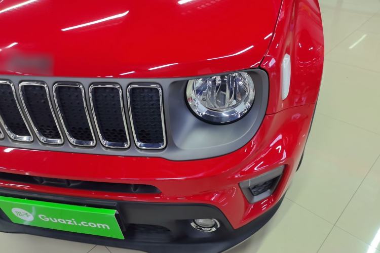 Used  Renegade 2019 220T Automatic Elite Edition
