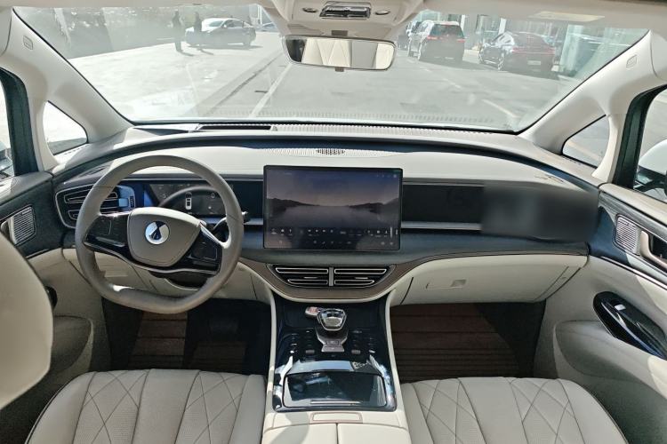 Used Denza D9 2022 DM-i 970 Four-Wheel Drive Prestige Model
