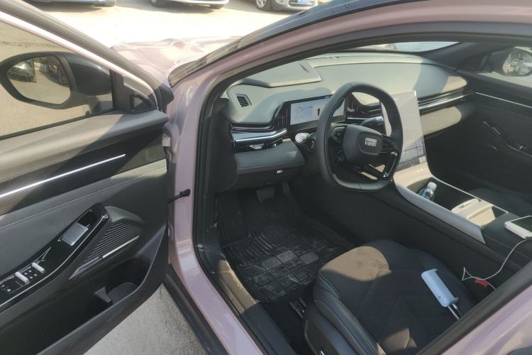 Used  L6 2024 125km Creative Edition
