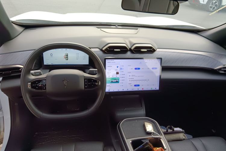 Used  06 2025 Model 520km