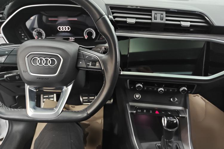 Used Audi Q3 2022 40 TFSI Fashion Dynamic Model
