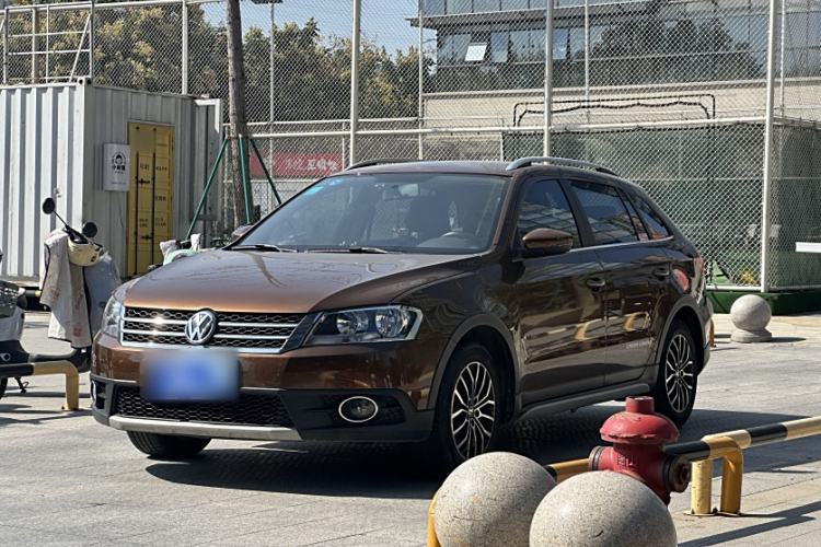 Used Volkswagen Cross Lavida 2014 1.4TSI DSG
