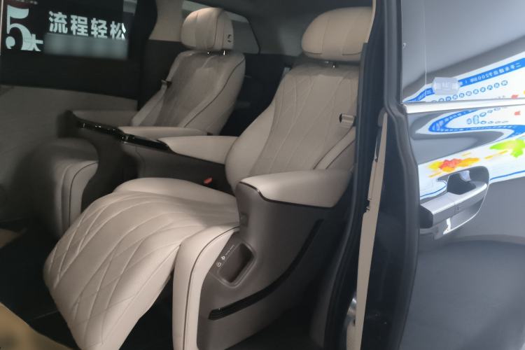 Used Denza D9 2022 DM-i 970 Four-Wheel Drive Flagship Model