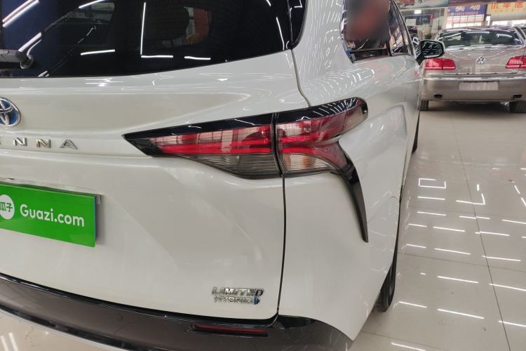 Used Toyota Sienna 2021 2.5L Hybrid Premium Edition
