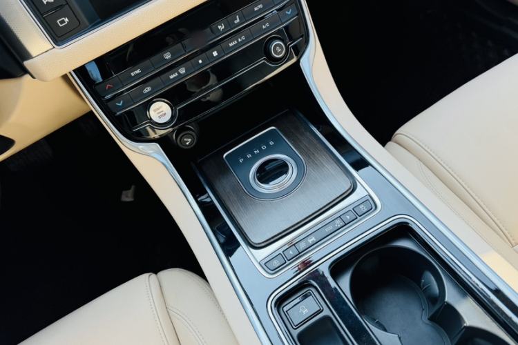 Used Jaguar XFL 2018 XFL 2.0T 200PS Elite Edition
