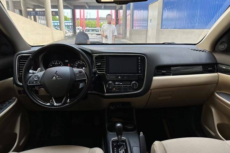 Used Mitsubishi Outlander 2016 2.4L 4x4 Elite Edition 5 Seats
