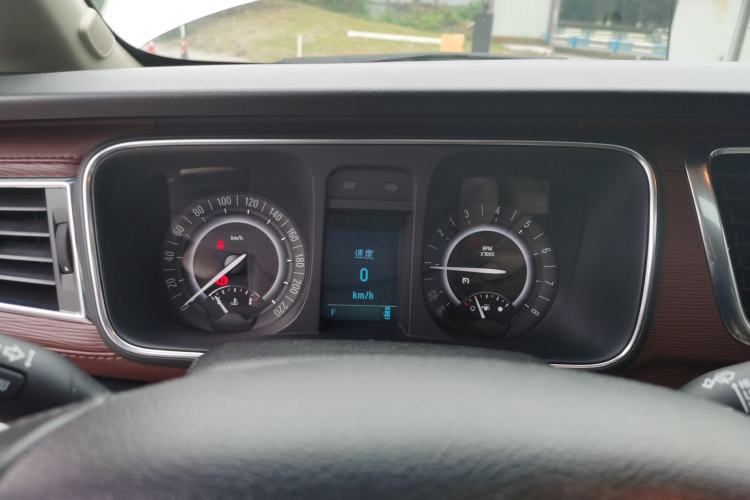 Used Buick GL8 2018 28T Luxury Model China VI Standard
