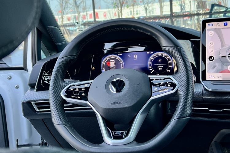 Used Volkswagen Golf 2025 300TSI R-Line