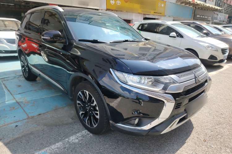 Used Mitsubishi Outlander 2019 2.0L Two-Wheel Drive Comfort Edition 5 Seats China VI Standard
