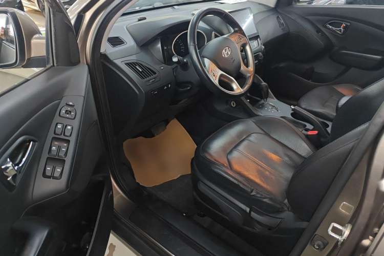 Used Hyundai ix35 2015 2.0L Automatic 2WD Smart Version China V Standard
