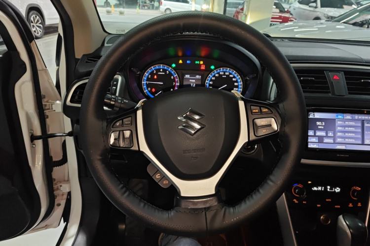 Used Suzuki S-Cross 2015 1.6L CVT Two-Wheel Drive Elite Version
