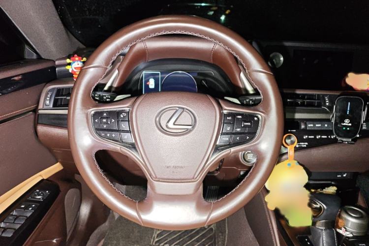 Used Lexus ES 2020 200 Excellence Edition
