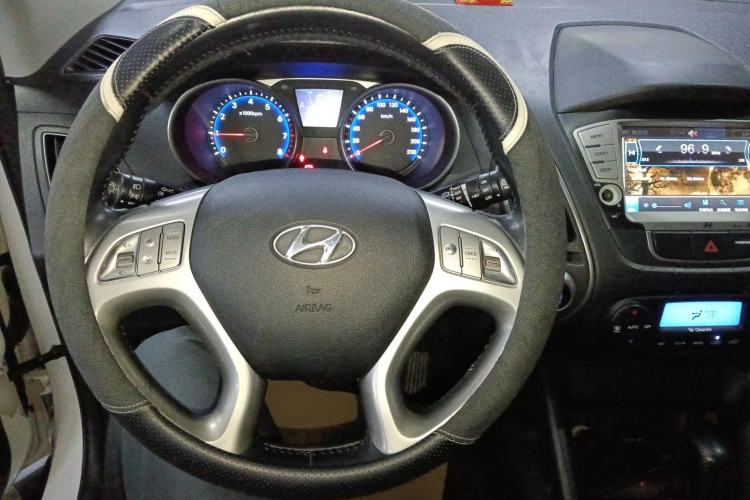 Used Hyundai ix35 2015 2.0L Automatic 2WD Smart Version China V Standard