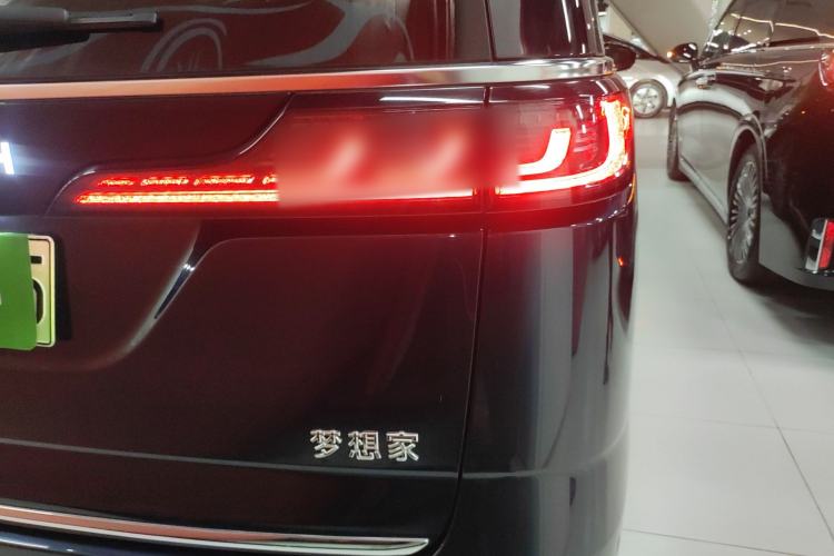 Used VOYAH Dream 2025 PHEV Four-Wheel-Drive Flagship Kunpeng Edition
