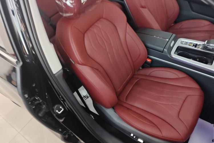 Used Hongqi HS5 2025 2.0T Two-Wheel Drive Flagship Pro Edition
