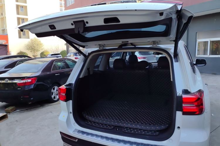 Used Roewe RX8 2018 30T Smart Connectivity Two-Wheel Drive Flagship Edition
