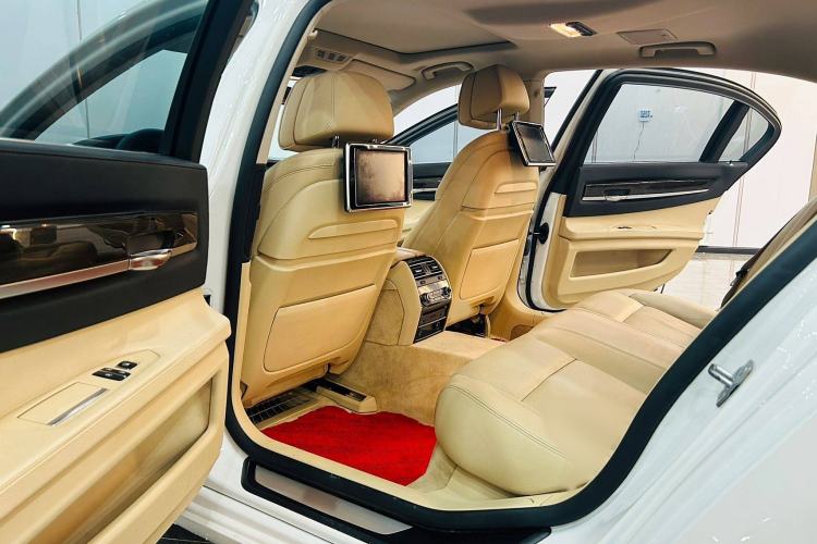 Used BMW 7 Series 2013 740Li Leading Model
