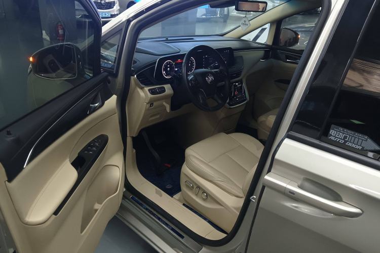 Used Buick GL8 2022 ES Landtrek 653T Luxury Edition