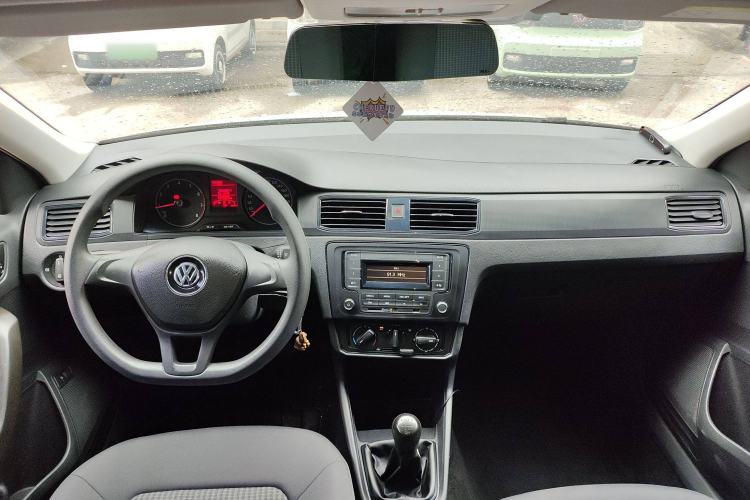 Used Volkswagen Santana 2016 1.6L Manual Fashion Edition
