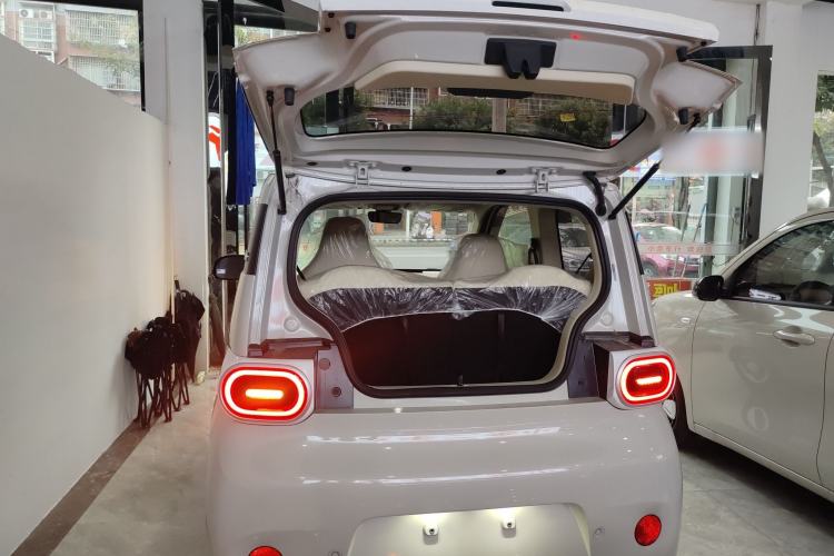 Used Wuling Hongguang MINIEV 2024 3rd Generation 215km Advanced Version
