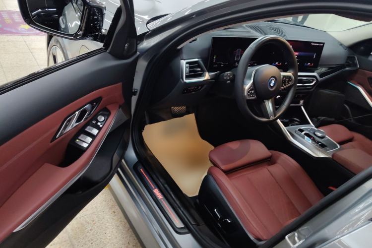 Used BMW i3 2023 eDrive 40 L Midnight Sports Package
