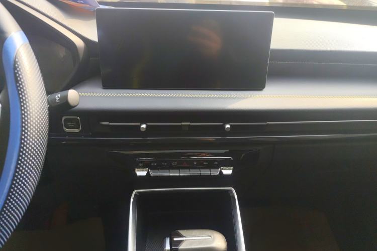 Used Wuling Alvez 2022 1.5T CVT Trendy & Cool Edition
